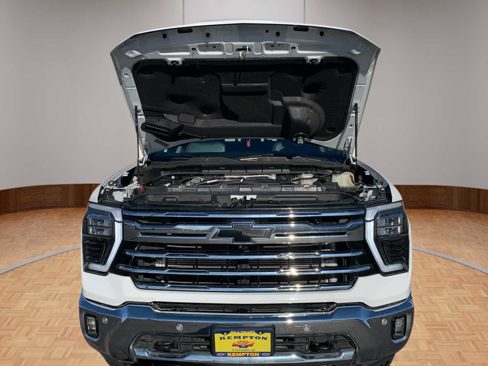 Used 2024 Chevrolet Silverado 3500 LTZ w/ LTZ Plus Package AWD/4WD image 18