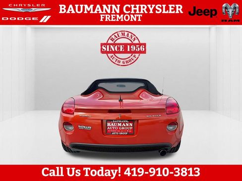 Used 2008 Pontiac Solstice Convertible w/ Premium Package RWD image 3