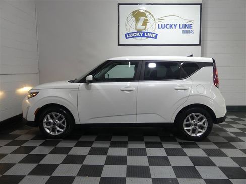 Used 2024 Kia Soul LX w/ Option Group 015 image 7