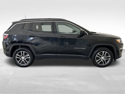 Used 2017 Jeep Compass Latitude w/ Popular Equipment Group image 7