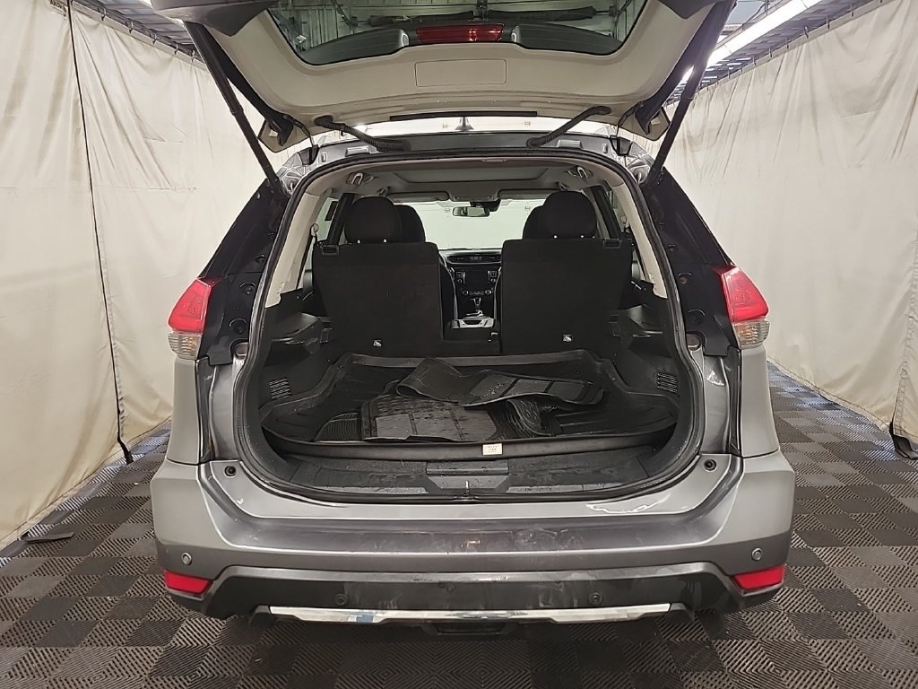 Used 2019 Nissan Rogue SV AWD/4WD image 11