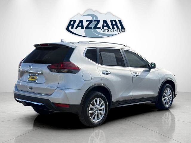 Used 2018 Nissan Rogue SV AWD/4WD image 3