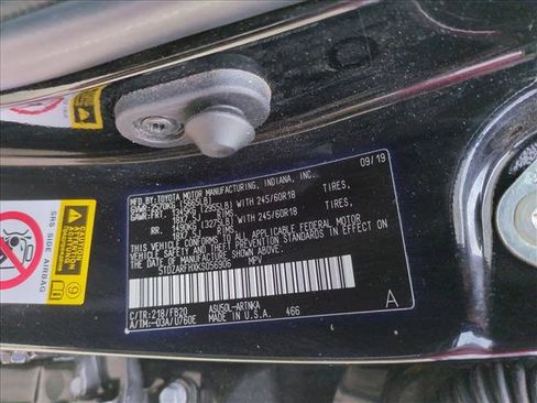 Used 2019 Toyota Highlander LE image 25