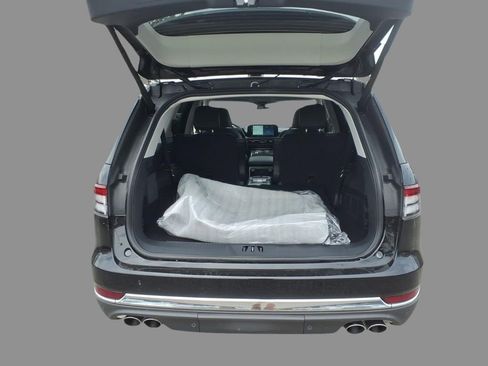 New 2026 Lincoln Aviator Reserve AWD/4WD image 8