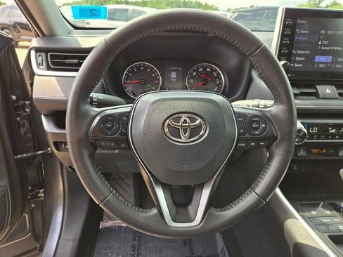 Used 2022 Toyota RAV4 XLE w/ Convenience Package AWD/4WD image 19