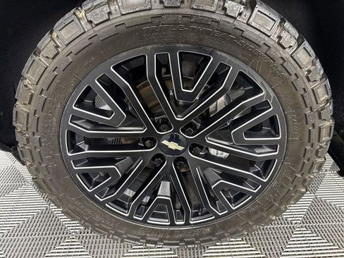 Used 2019 Chevrolet Silverado 1500 LTZ w/ LTZ Premium Package image 10