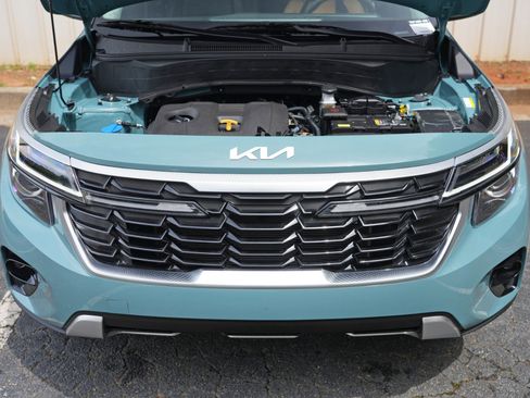 Used 2025 Kia Seltos EX w/ EX Sunroof Package FWD image 6