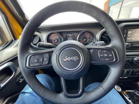 Used 2019 Jeep Wrangler Sport image 23