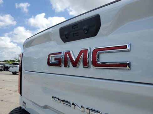 New 2026 GMC Sierra 3500 Denali w/ Denali Reserve Package AWD/4WD image 7