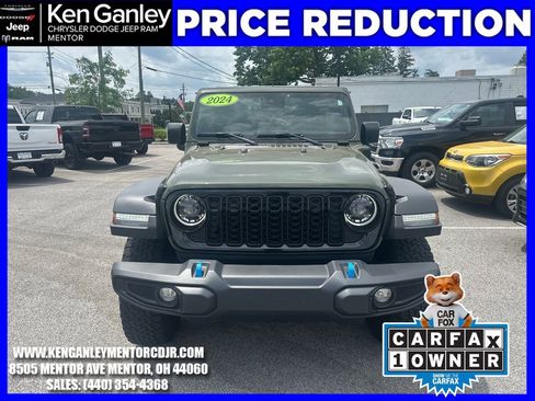 Used 2024 Jeep Wrangler Unlimited AWD/4WD image 2