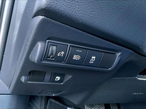 Used 2025 Toyota Corolla Cross AWD Hybrid image 32