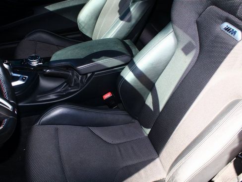 Used 2017 BMW M4 Coupe image 3