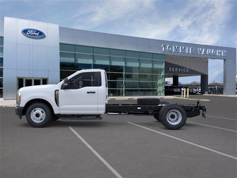 New 2025 Ford F350 XL RWD image 3