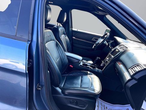 Used 2019 Ford Explorer Platinum AWD/4WD image 8