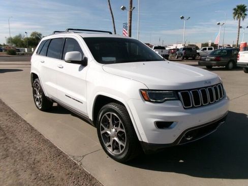 Used 2018 Jeep Grand Cherokee Limited image 4