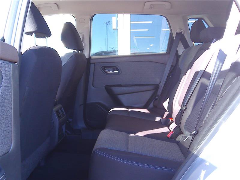 Used 2023 Nissan Rogue SV AWD/4WD image 6
