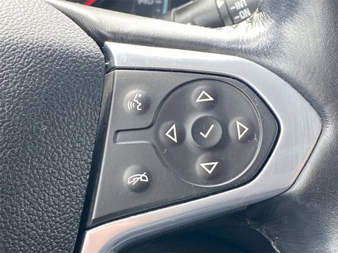 Used 2021 Chevrolet Traverse LT image 29