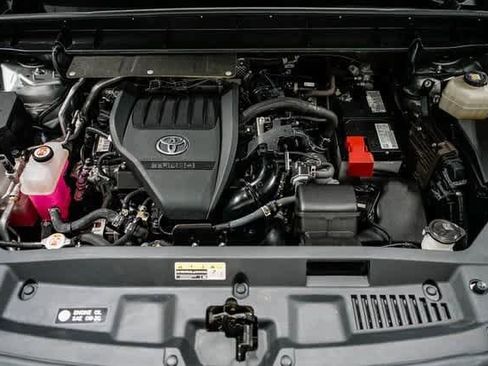 Certified 2023 Toyota Highlander LE image 29