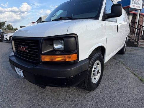 Used 2015 GMC Savana 2500 RWD image 15