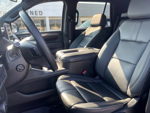 Used 2023 Chevrolet Tahoe RST w/ Luxury Package AWD/4WD image 8