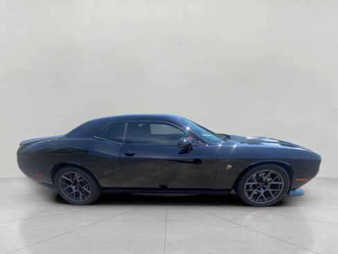 Used 2017 Dodge Challenger R/T Scat Pack RWD image 9