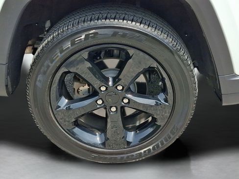 Certified 2023 Jeep Grand Cherokee Altitude AWD/4WD image 26