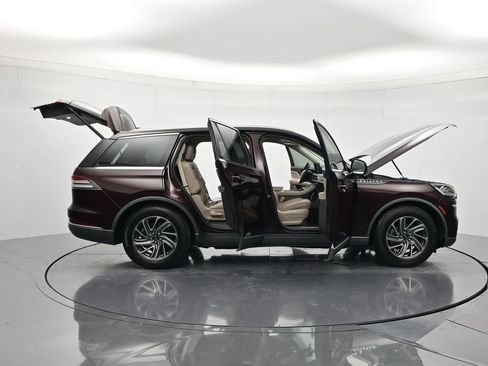 Used 2020 Lincoln Aviator 2WD w/ Class IV Trailer Tow Package image 47