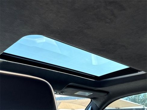 Used 2022 GMC Sierra 1500 AT4X image 11