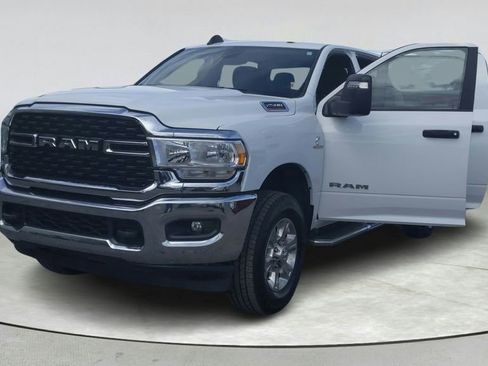 Used 2024 RAM 2500 Big Horn image 10