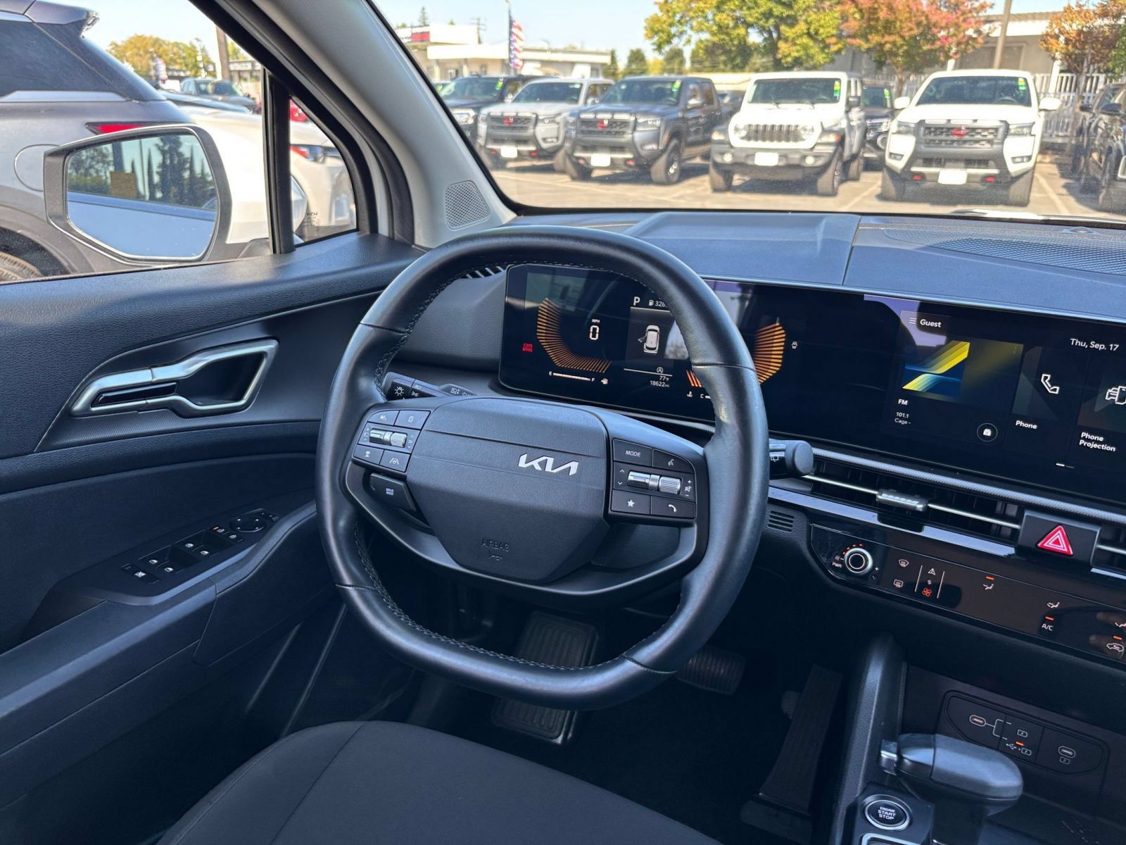 Used 2026 Kia Sportage LX FWD image 33