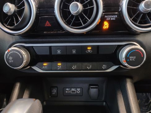 Used 2025 Nissan Sentra SV FWD image 19