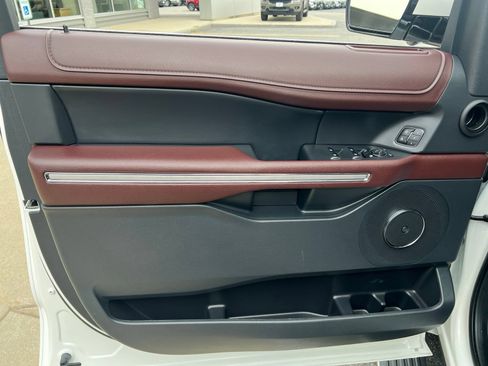 Used 2024 Ford Expedition Limited AWD/4WD image 20