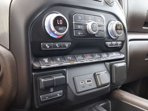 Used 2020 GMC Sierra 3500 Denali w/ Denali Ultimate Package AWD/4WD image 16
