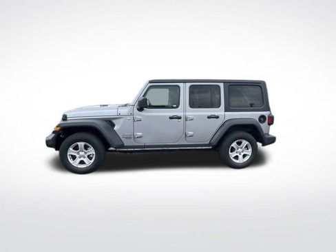 Used 2019 Jeep Wrangler Unlimited Sport S image 2