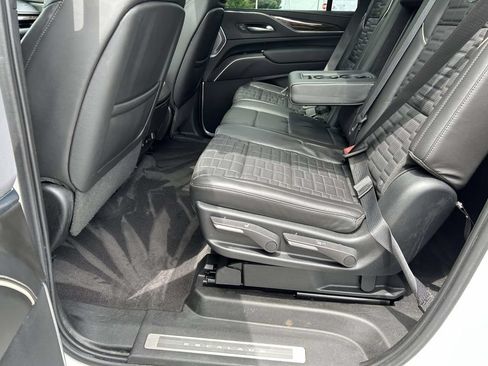 Used 2023 Cadillac Escalade ESV Sport Platinum w/ LPO, ONYX Package AWD/4WD image 15