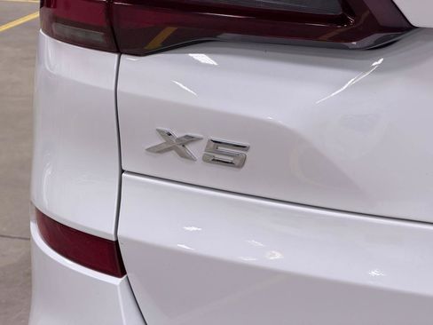 Used 2022 BMW X5 xDrive40i w/ M Sport Package AWD/4WD image 40