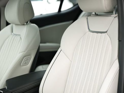 Used 2025 Genesis G70 3.3T Advanced image 22