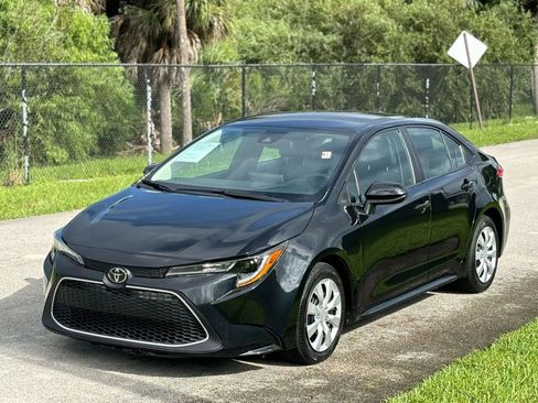 Used 2021 Toyota Corolla LE FWD image 8