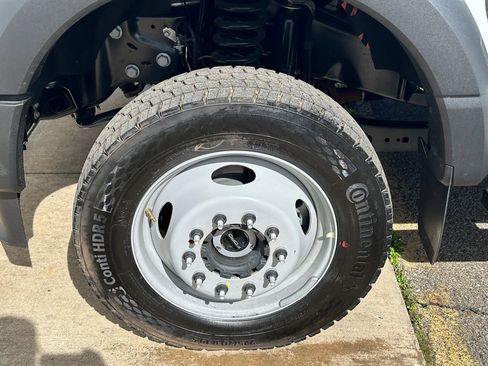 New 2026 Ford F550 4x4 Crew Cab image 7