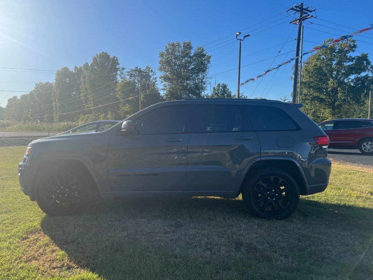 Used 2021 Jeep Grand Cherokee Laredo X RWD image 10