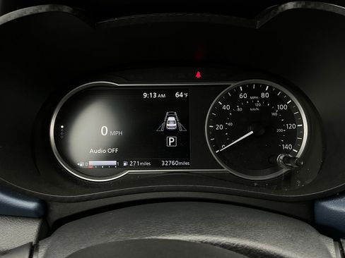 Used 2025 Nissan Versa SV image 33