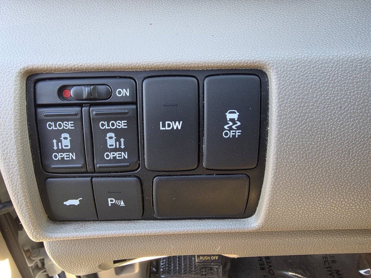 Used 2014 Honda Odyssey Touring Elite image 23