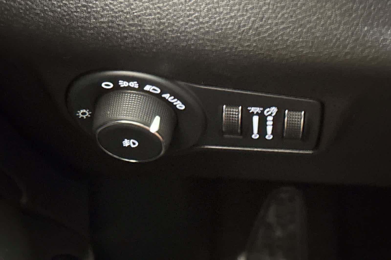 Used 2024 Jeep Compass Trailhawk AWD/4WD image 32