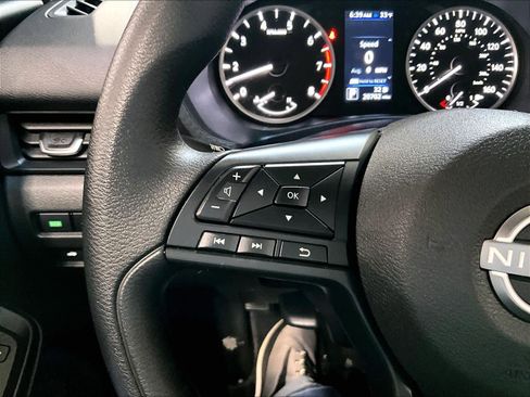 Used 2025 Nissan Sentra S image 23