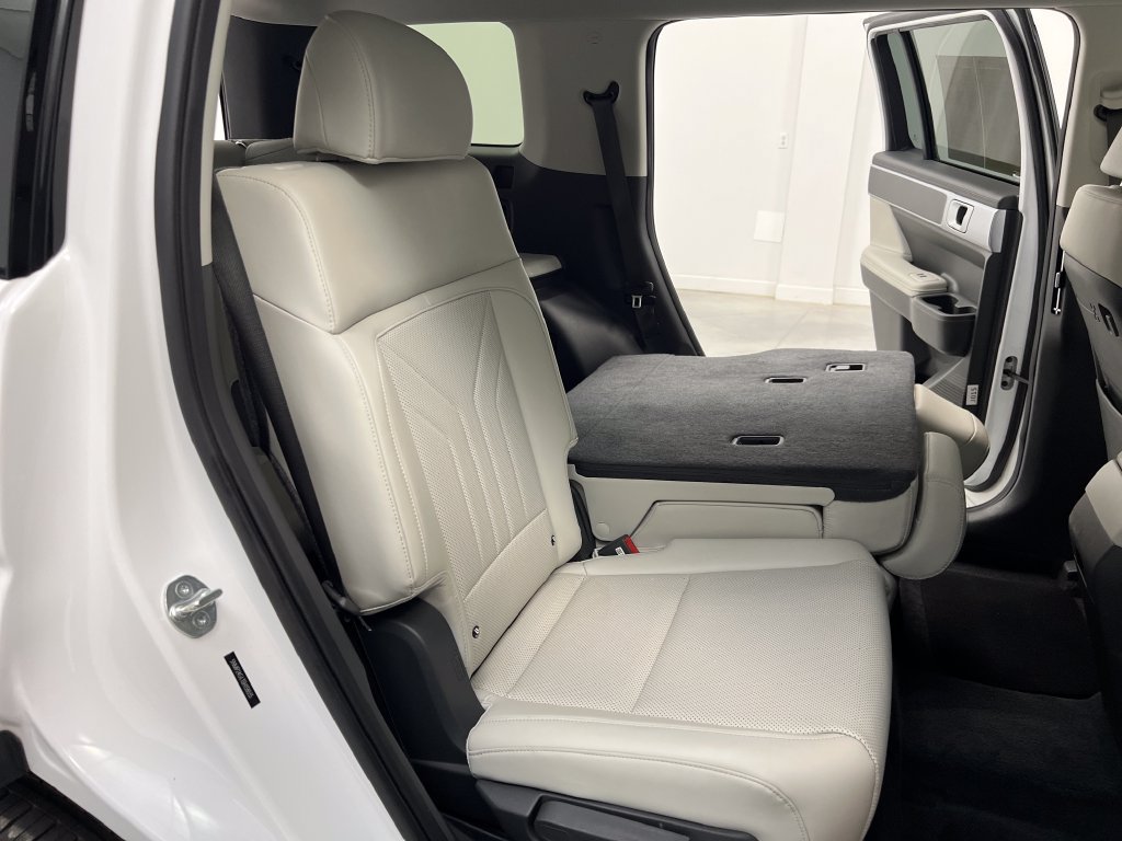 Used 2025 Hyundai Santa Fe SEL FWD image 29