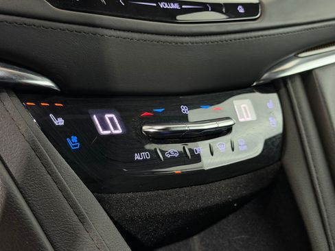 Used 2019 Cadillac XT5 Platinum AWD/4WD image 33