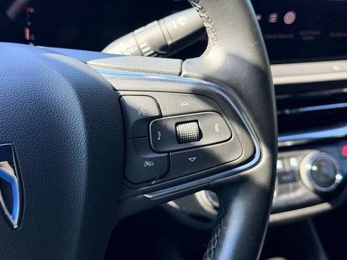 Used 2024 Buick Envista Sport Touring w/ Convenience II Package FWD image 11