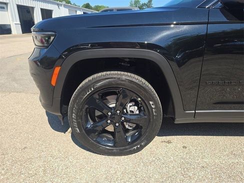 New 2025 Jeep Grand Cherokee L Altitude image 8