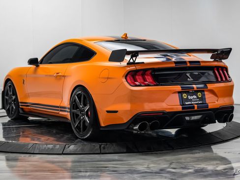 Used 2020 Ford Mustang Shelby GT500 w/ Carbon Fiber Track Pack RWD image 13