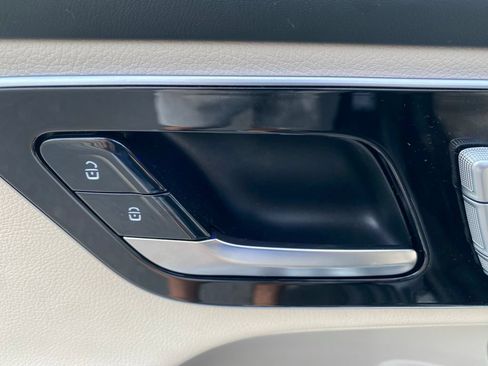 Used 2024 Mercedes-Benz GLC 300 image 16